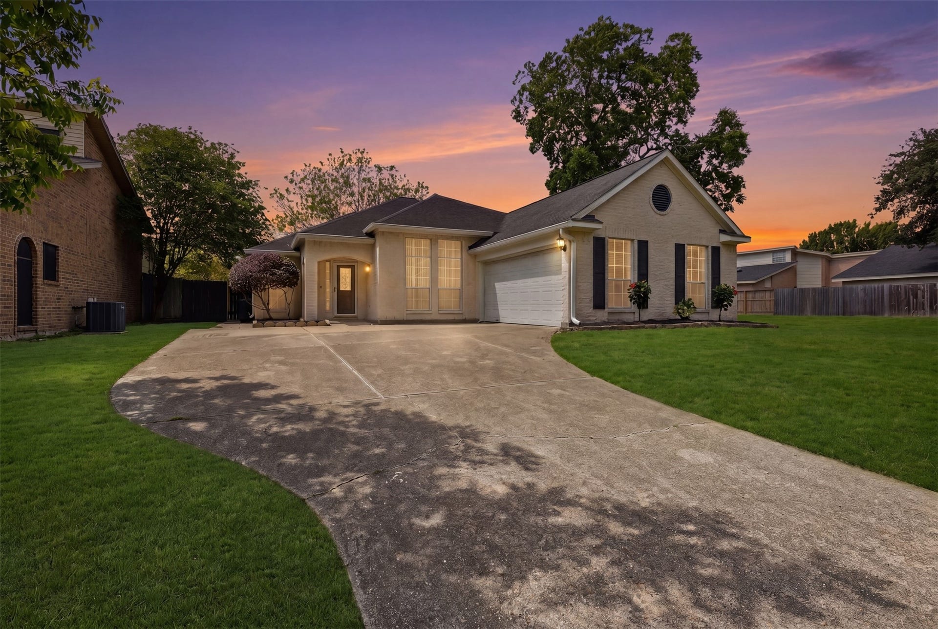 10707 Crestfield Court, Houston, TX 77070 *virtually staged
