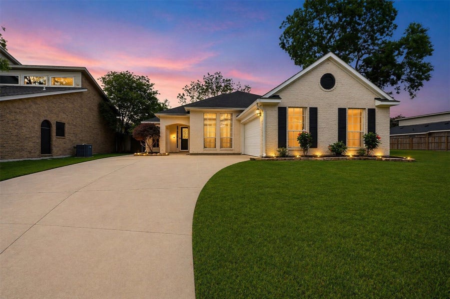 Property photo for 10707 Crestfield Court, Houston, TX