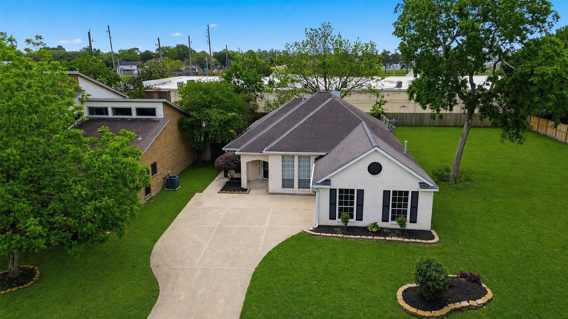 10707 Crestfield Court, Houston, TX 77070 Beautiful overview of home (*virtually staged)