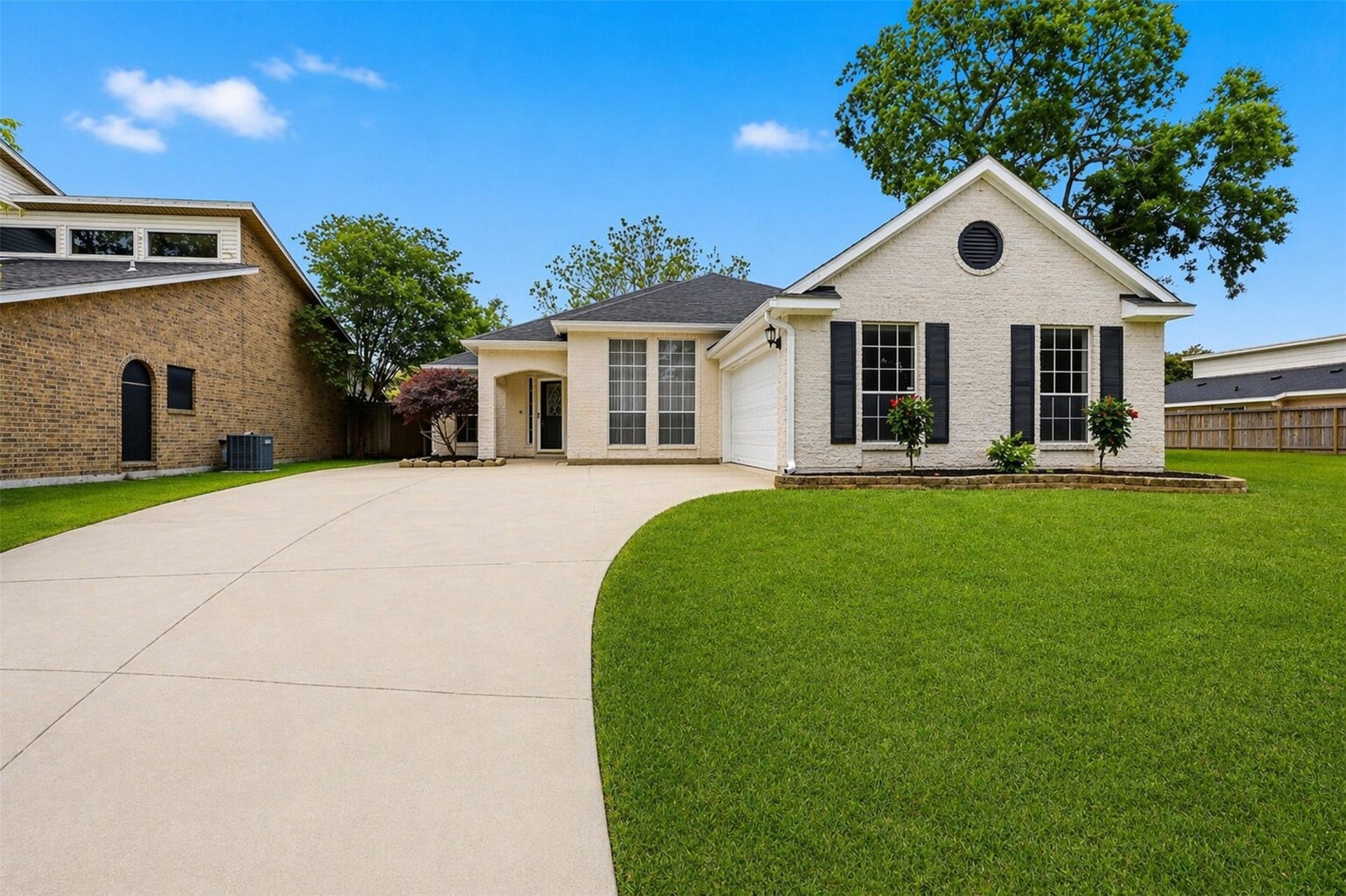 10707 Crestfield Court, Houston, TX 77070 *Virtually staged