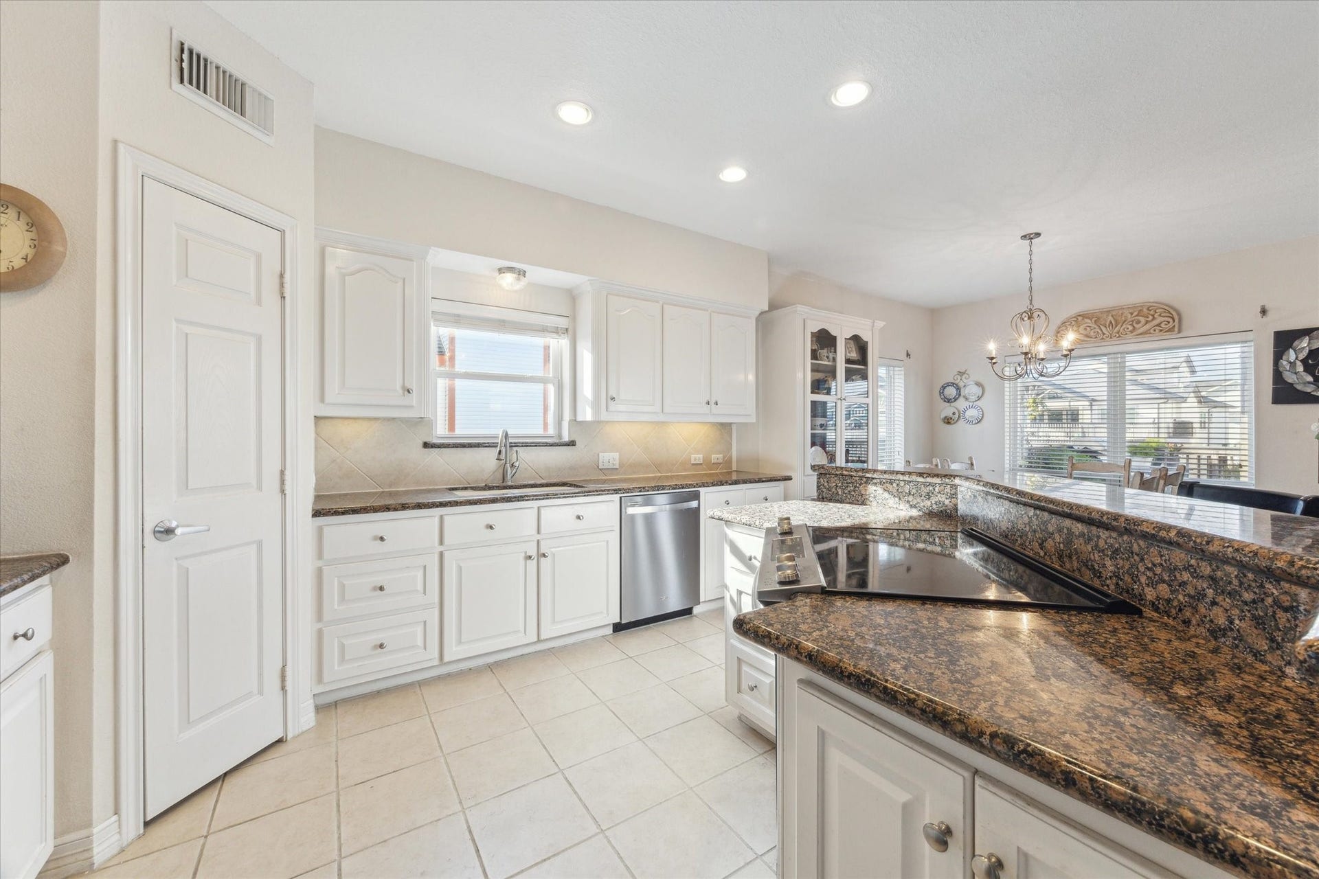 422 Windward Way, Tiki Island, TX 77554 422 Windward Way, Tiki Island, TX 77554