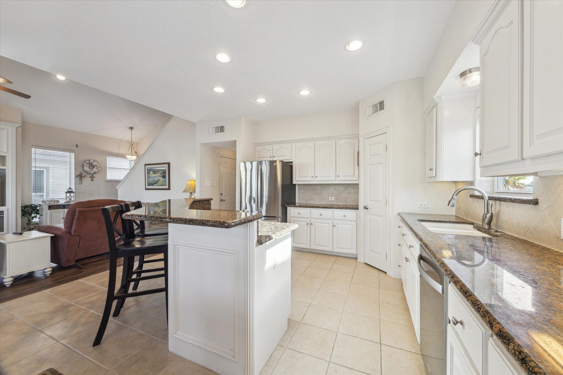 422 Windward Way, Tiki Island, TX 77554 422 Windward Way, Tiki Island, TX 77554