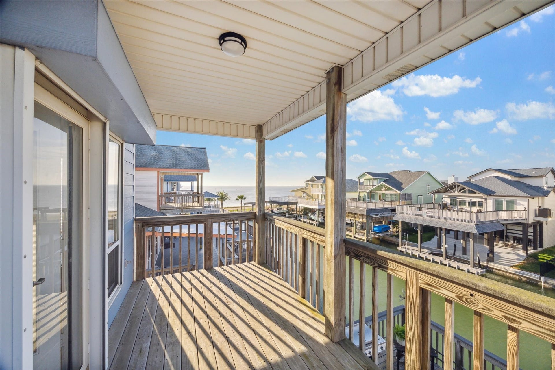 422 Windward Way, Tiki Island, TX 77554 422 Windward Way, Tiki Island, TX 77554