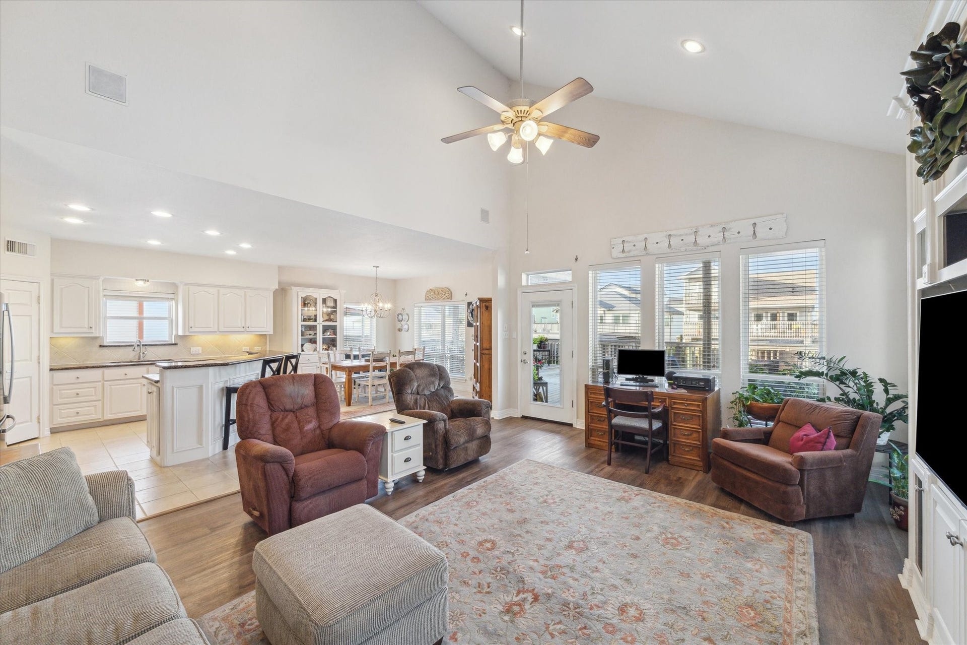 422 Windward Way, Tiki Island, TX 77554 422 Windward Way, Tiki Island, TX 77554