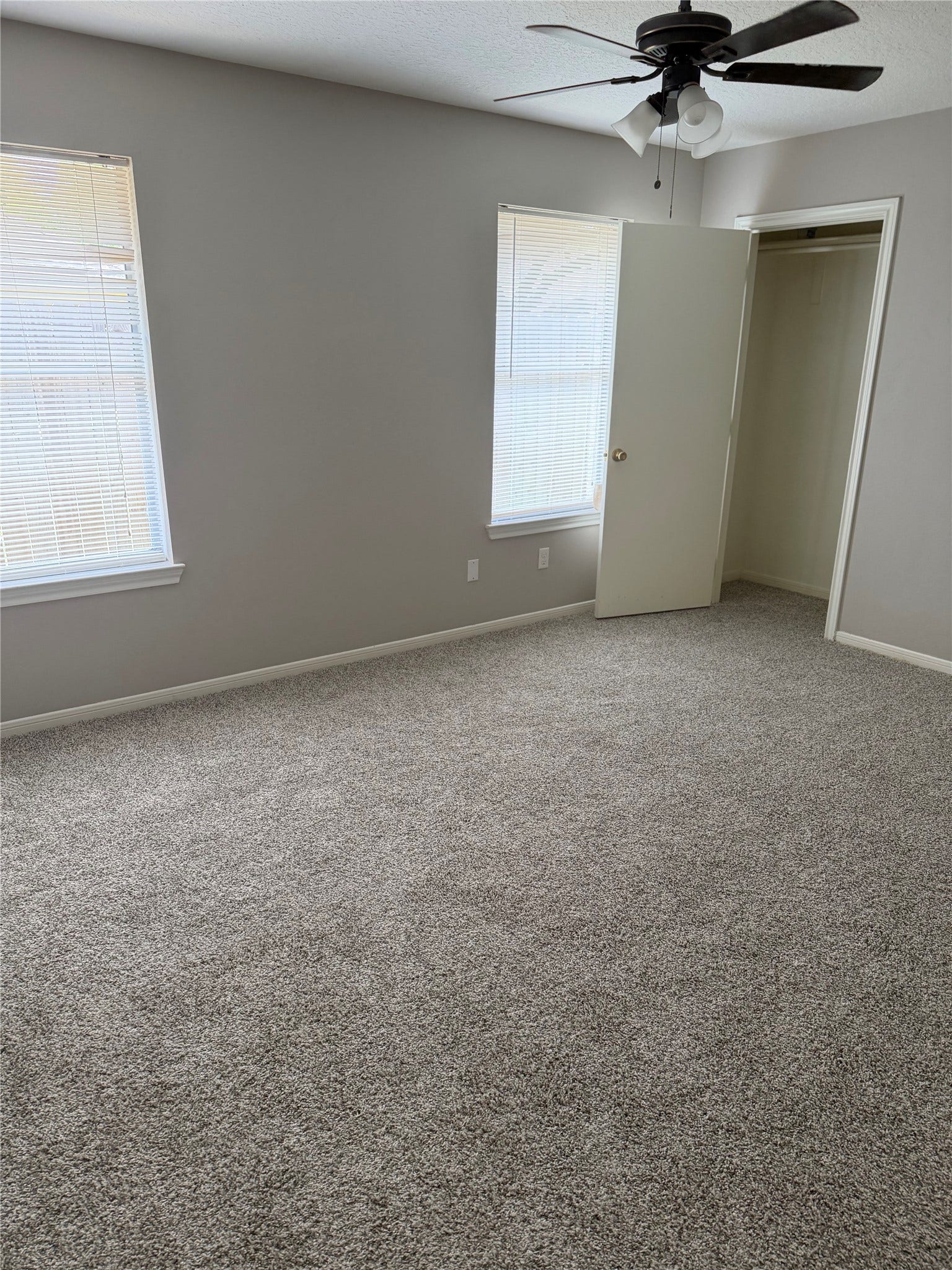 5519 Chisholm Trail, Dickinson, TX 77539 5519 Chisholm Trail, Dickinson, TX 77539