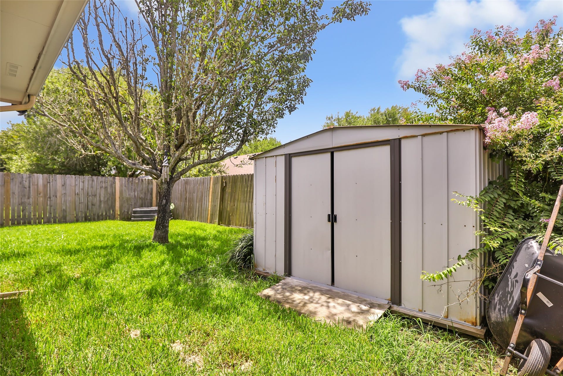 5519 Chisholm Trail, Dickinson, TX 77539 5519 Chisholm Trail, Dickinson, TX 77539