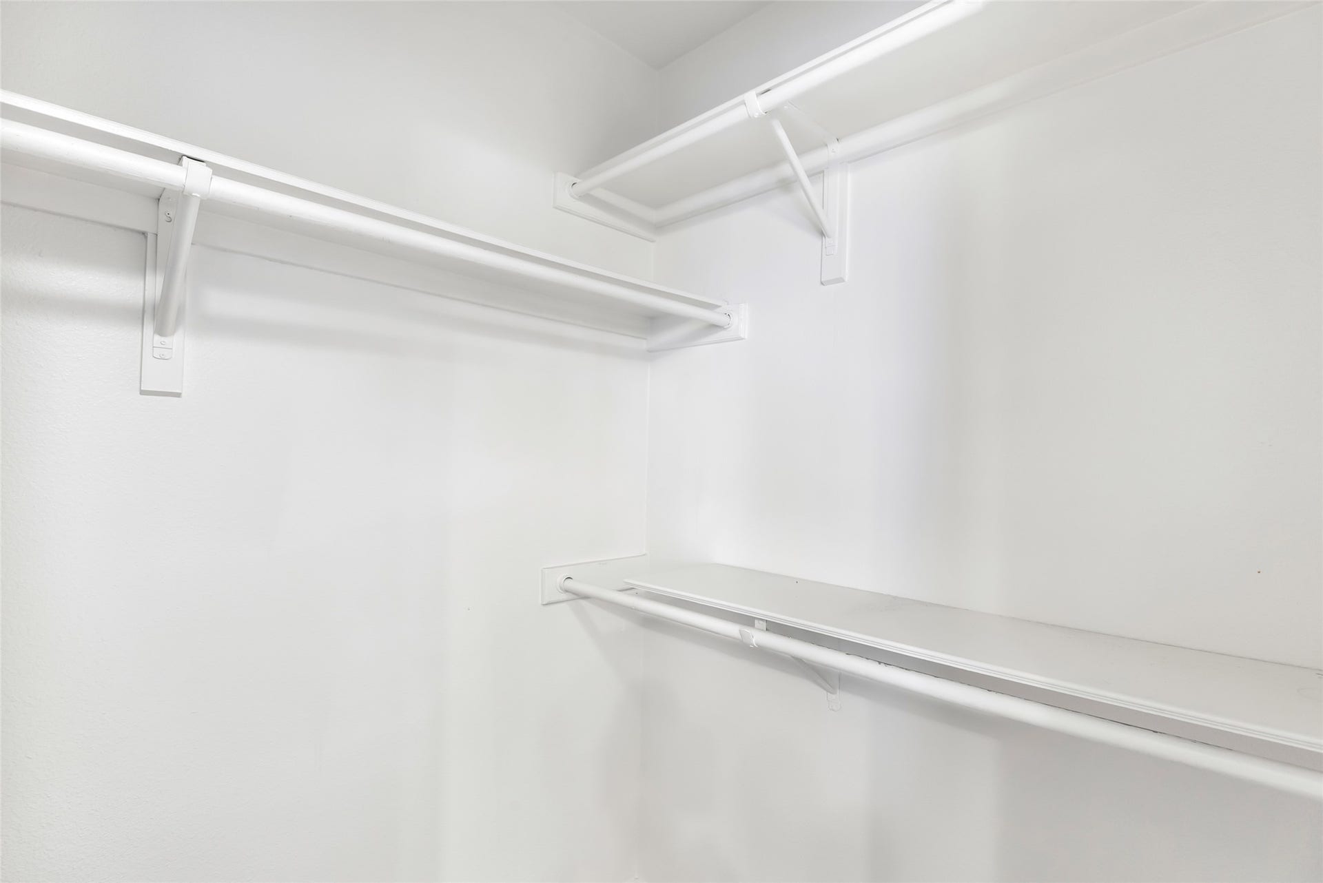 5519 Chisholm Trail, Dickinson, TX 77539 Primary closet
