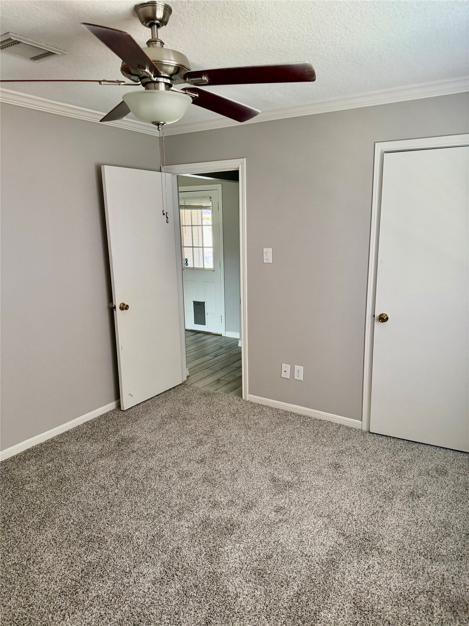 5519 Chisholm Trail, Dickinson, TX 77539 Second bedroom
