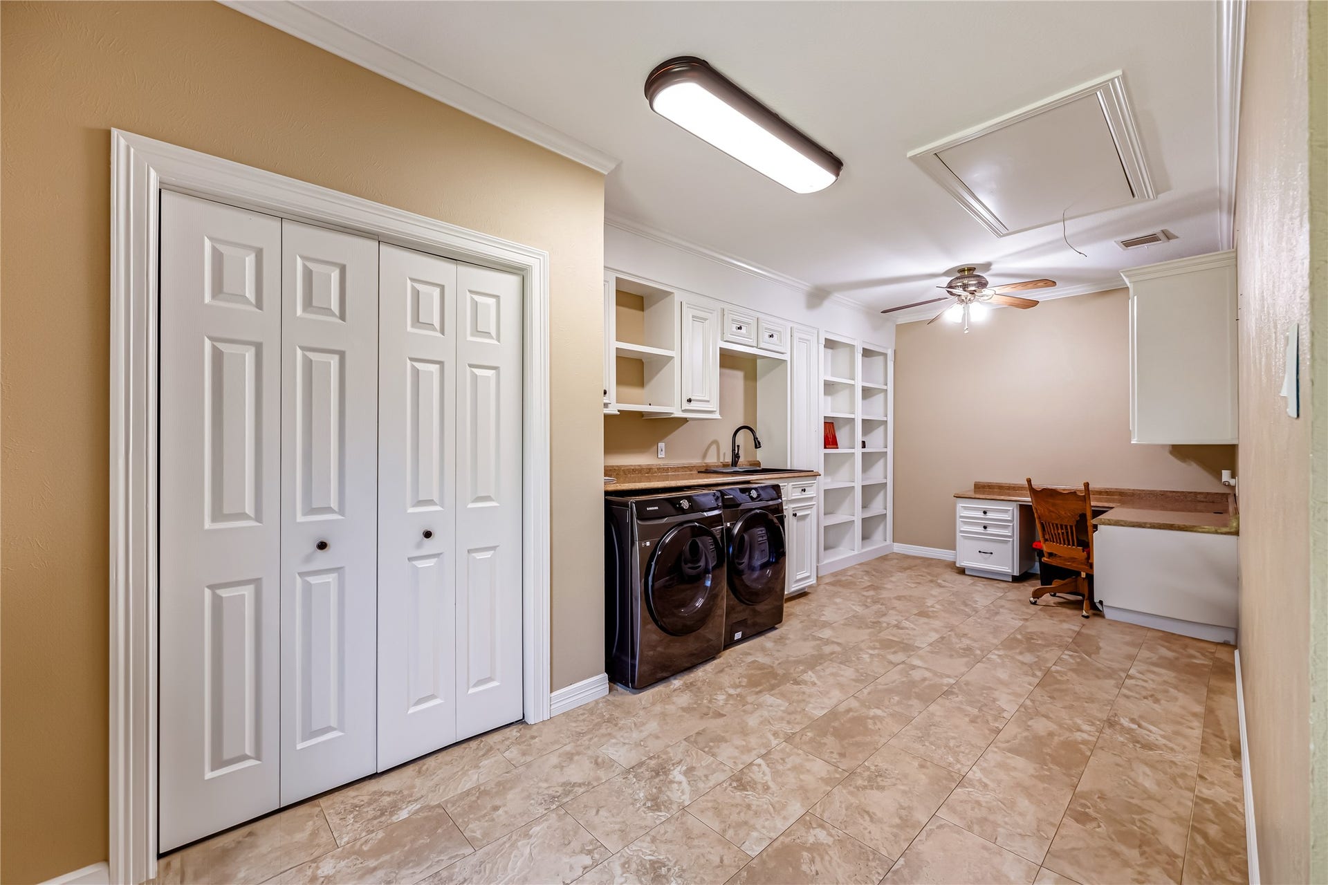 8503 Herts Road, Spring, TX 77379 laudry room