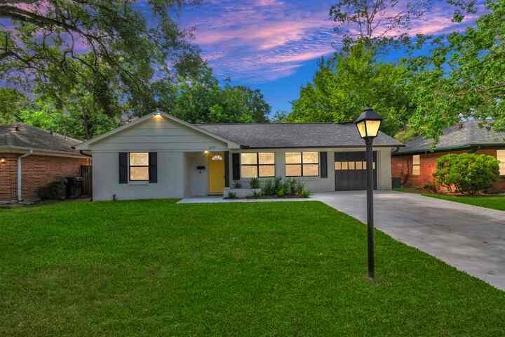 Property photo for 2107 Wakefield Drive, Houston, TX