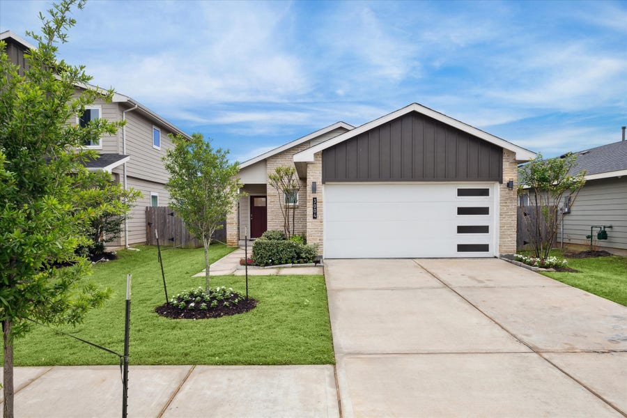 Property photo for 3004 Ludgate Hill Lane, Houston, TX