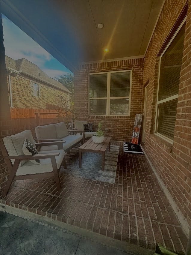 3 Muthill Circle, Conroe, TX 77304 Another sitting area overlooking the backyard and pool area.