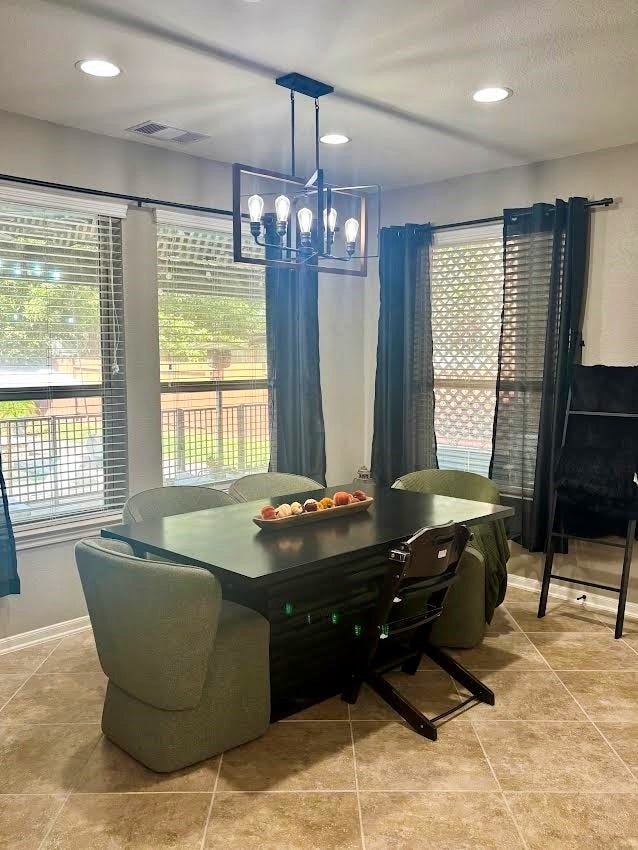 3 Muthill Circle, Conroe, TX 77304 Dining area overlooking pool.