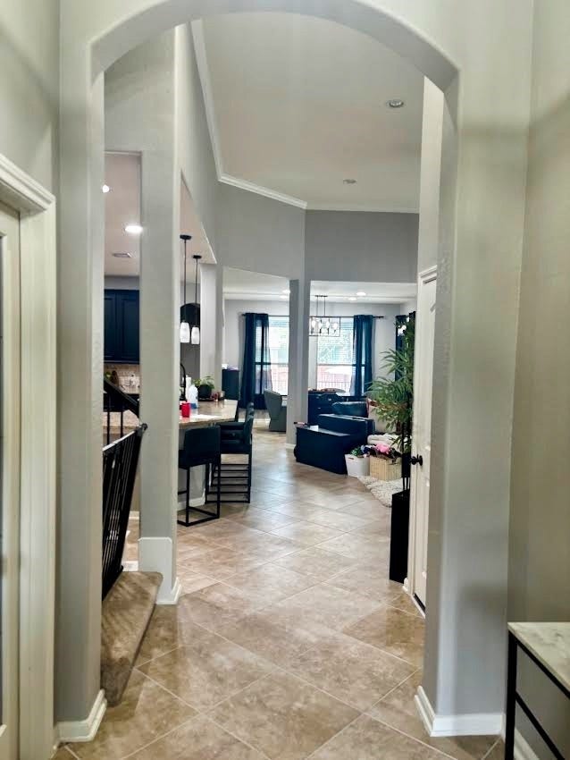 3 Muthill Circle, Conroe, TX 77304 Expansive foyer allows clear view all the way through the home.