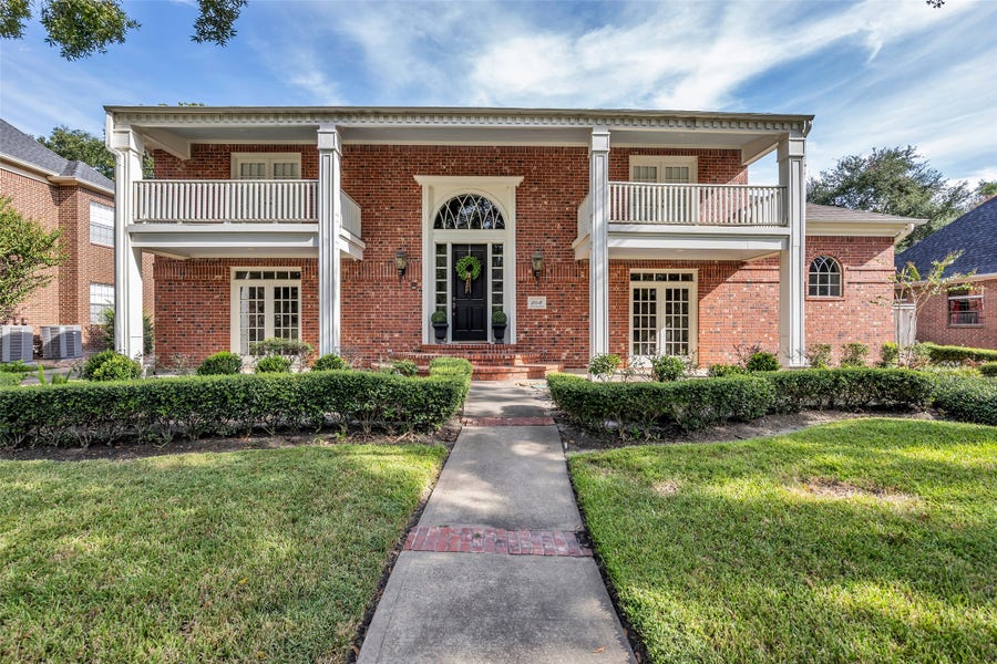 Property photo for 2018 Island Oak Street, Houston, TX