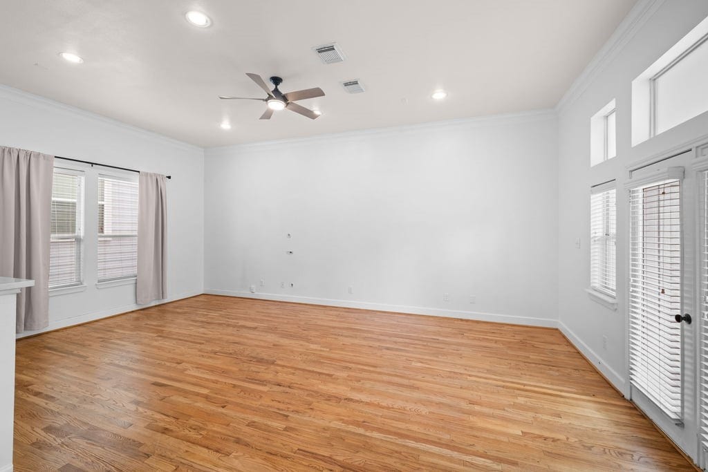 1128 W 26th Street, Houston, TX 77008 Living room-2nd. floor