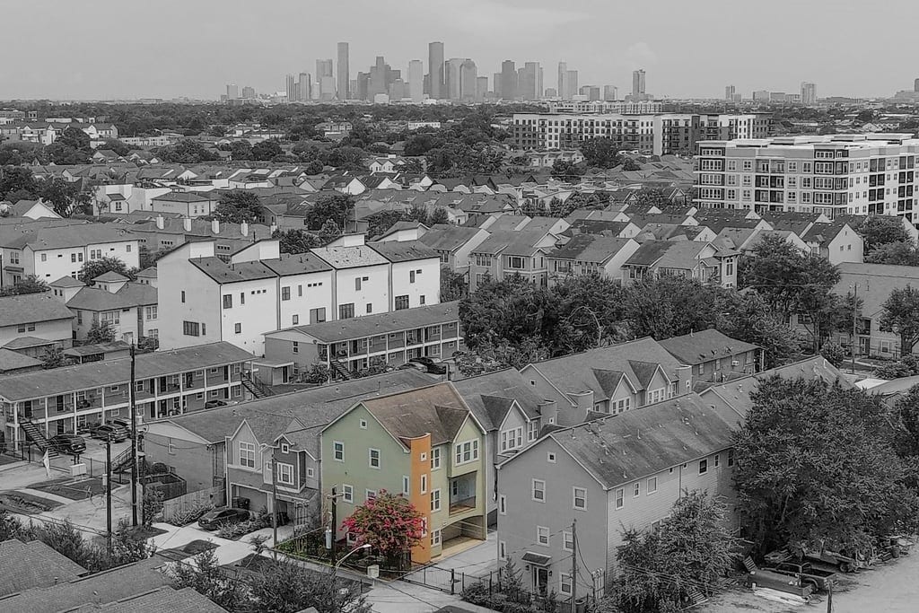 1128 W 26th Street, Houston, TX 77008 1128 W 26th Street, Houston, TX 77008
