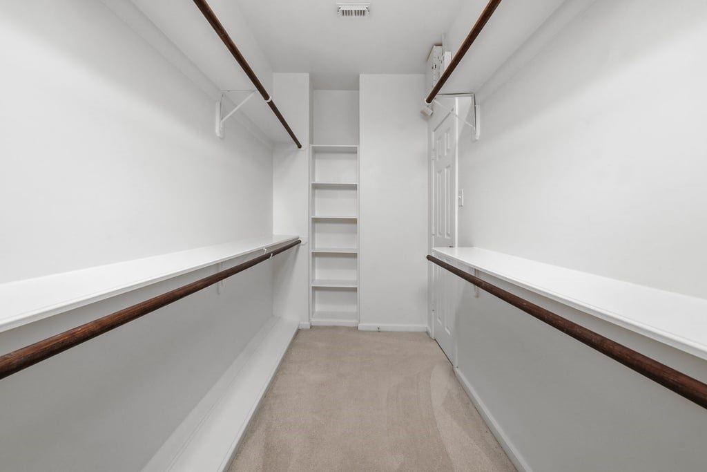 1128 W 26th Street, Houston, TX 77008 closet
