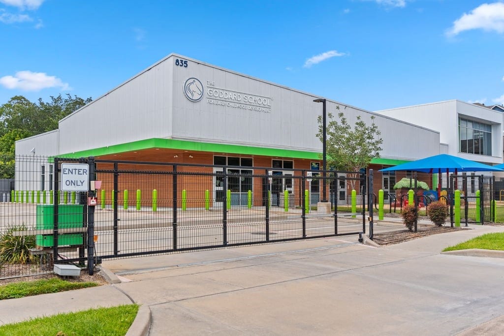 1128 W 26th Street, Houston, TX 77008 Private schools within minutes