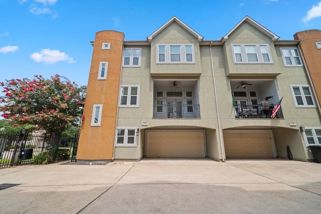 1128 W 26th Street, Houston, TX 77008 1128 W 26th Street, Houston, TX 77008
