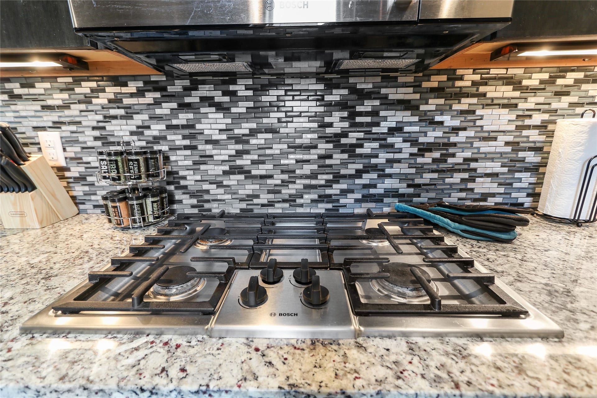 2105 Hadley Street, Houston, TX 77003 2105 Hadley Street, Houston, TX 77003