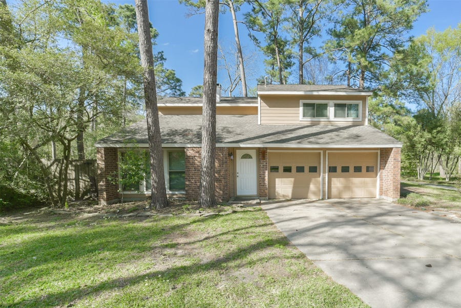 Property photo for 19 Still Glen Court, The Woodlands, TX