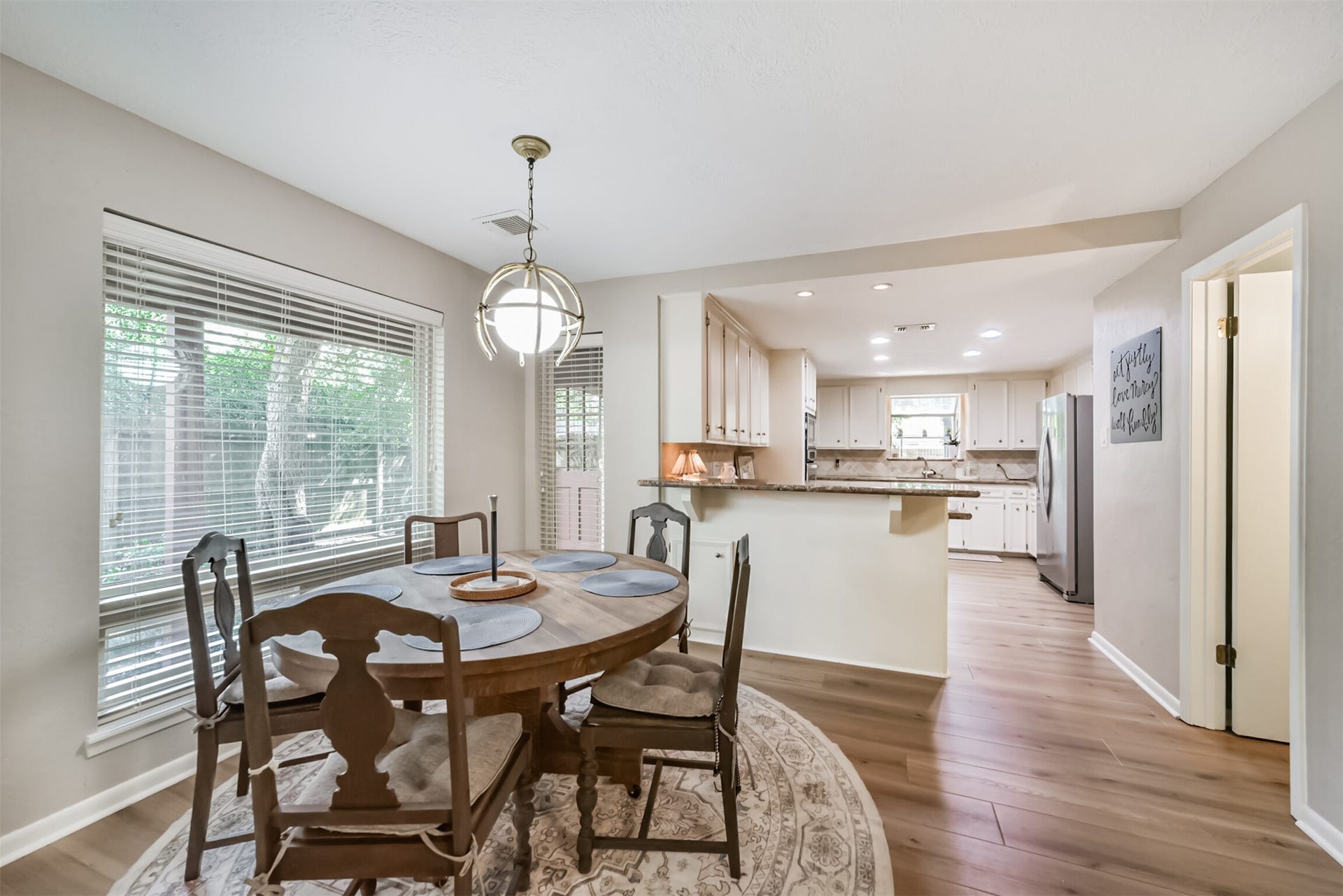 7618 Hurst Forest Drive, Humble, TX 77346 Another preview: Enjoy morning coffee or casual meals in this bright dining nook, where large windows bring the leafy surroundings into view. Its location beside the kitchen keeps serving convenient and conversation flowing.