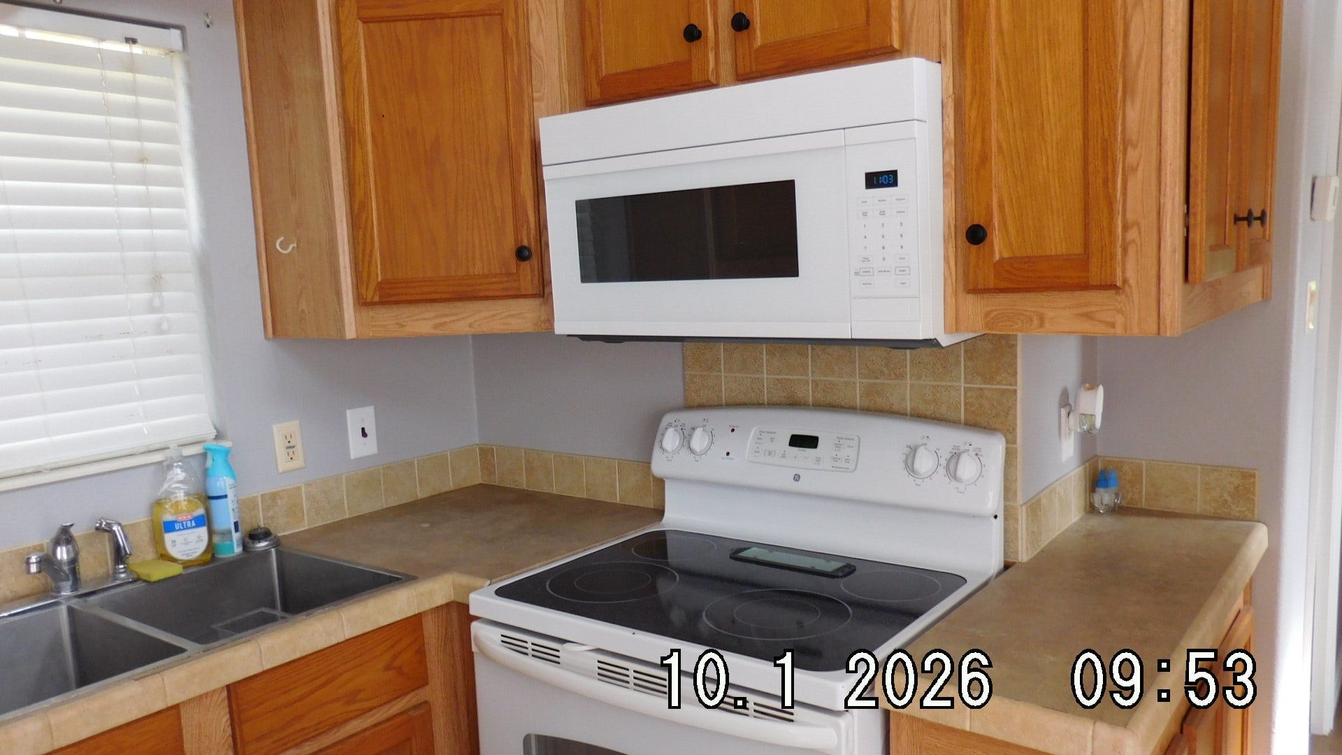 12000 FM 1484 Road, Conroe, TX 77303 Oven and Microwave