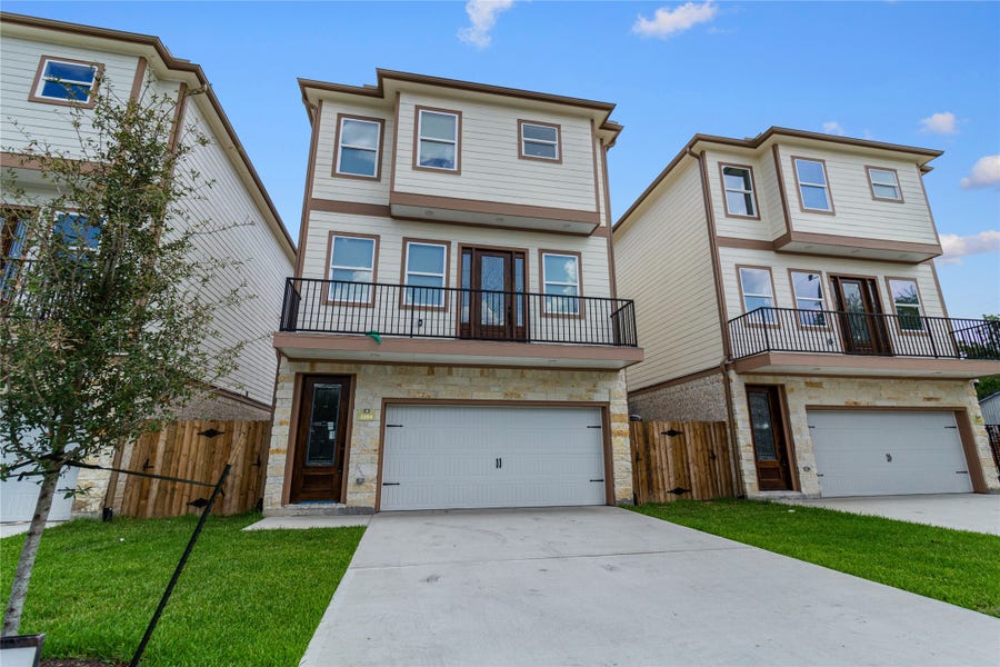 Property photo for 2204 Hoskins Drive, Houston, TX