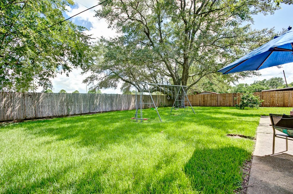 609 Mary Ann Drive, Friendswood, TX 77546 609 Mary Ann Drive, Friendswood, TX 77546
