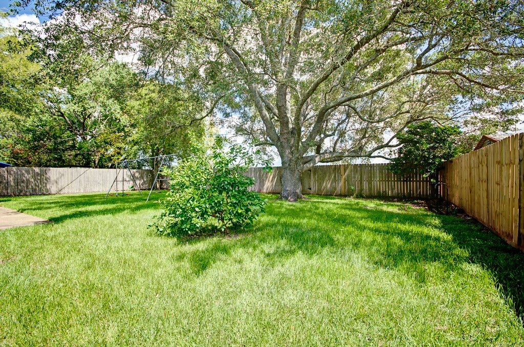 609 Mary Ann Drive, Friendswood, TX 77546 609 Mary Ann Drive, Friendswood, TX 77546