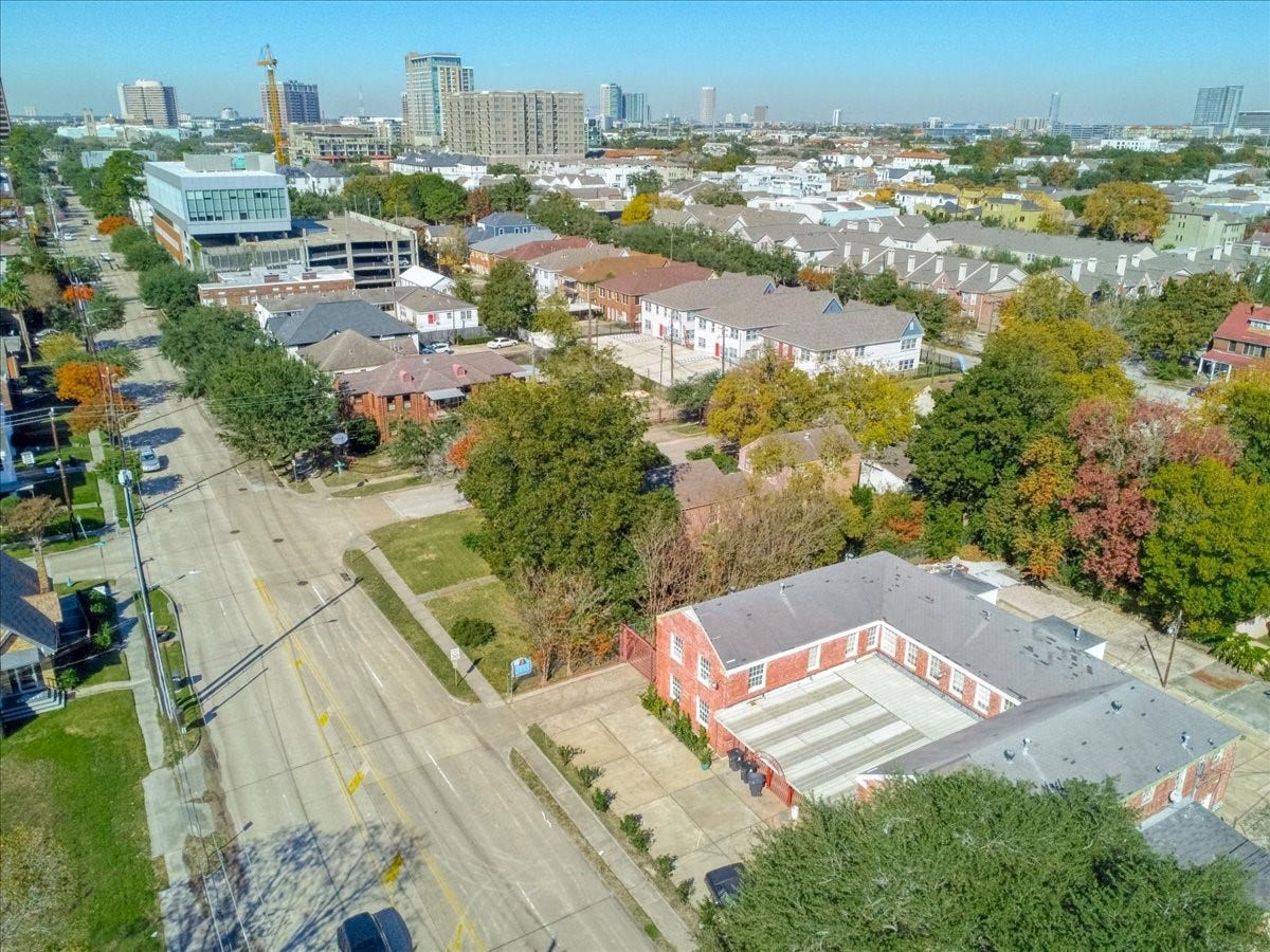 2001 Binz Street, Houston, TX 77004 Museum District view