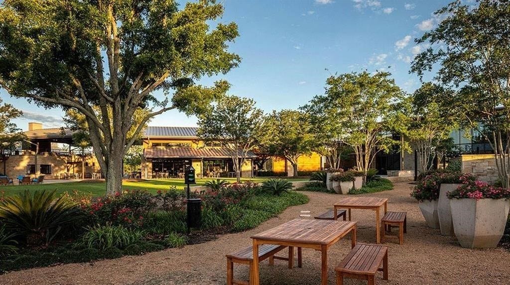 7403 Kinglet Court, Katy, TX 77493 Grounds by the pool and restaurant