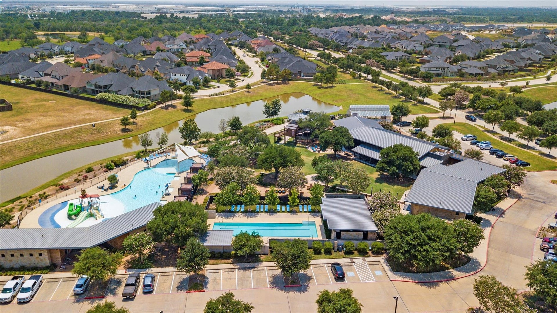 7403 Kinglet Court, Katy, TX 77493 Community center with Pool, GYM, clubhouse, Restaurant and more! Come enjoy what the neighorhood offers