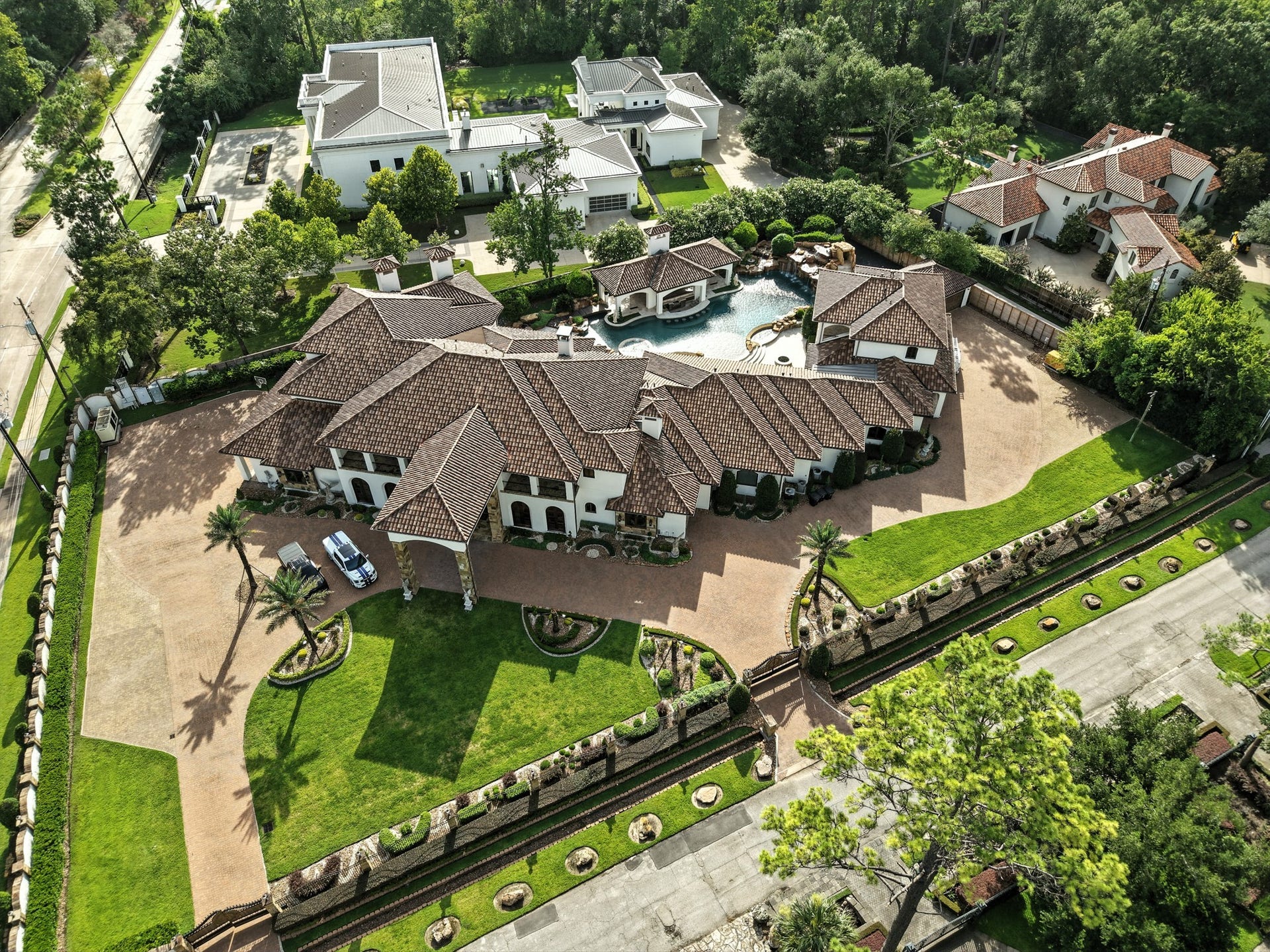 701 W Friar Tuck Lane, Houston, TX 77024 701 W Friar Tuck Lane, Houston, TX 77024