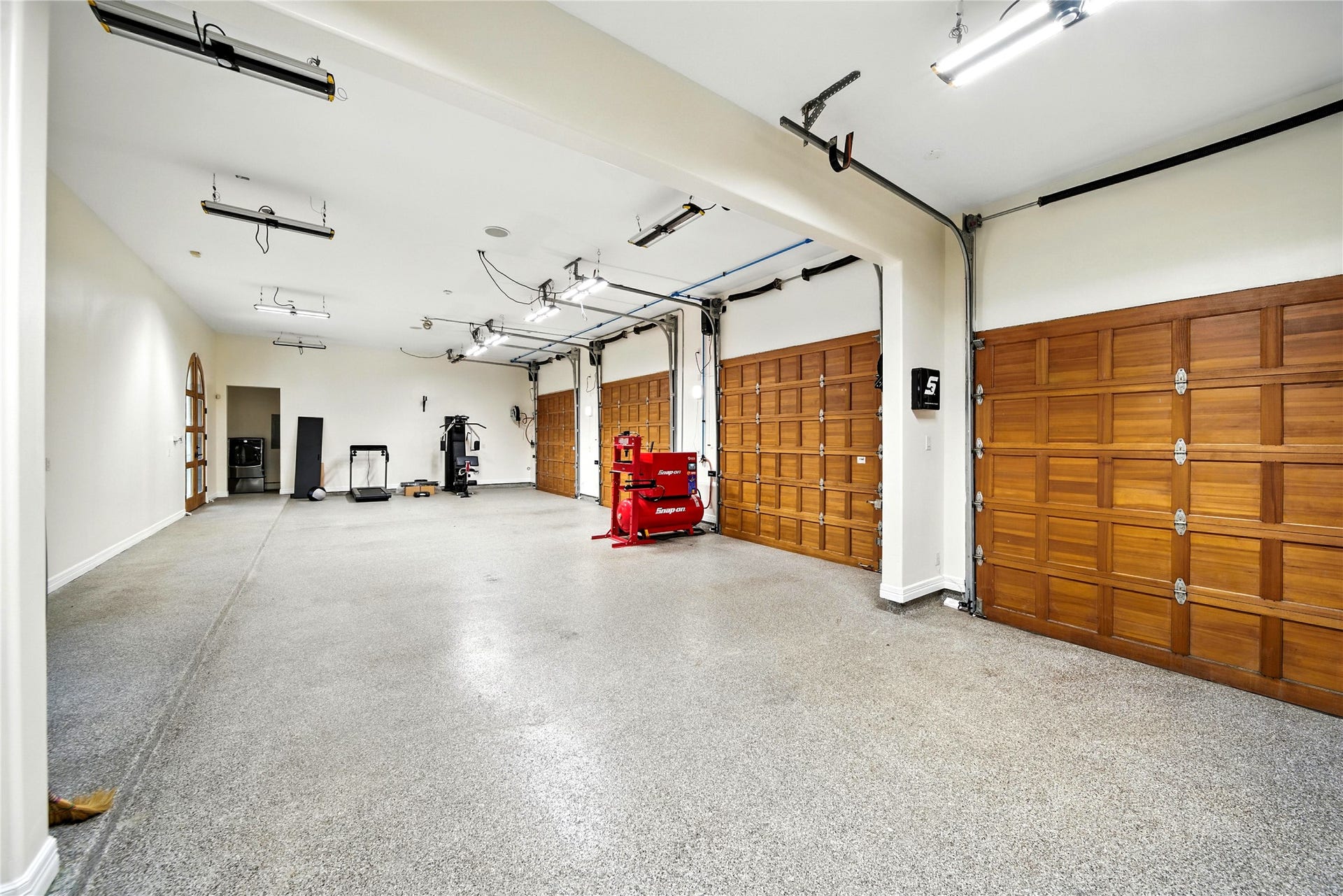 701 W Friar Tuck Lane, Houston, TX 77024 701 W Friar Tuck Lane, Houston, TX 77024