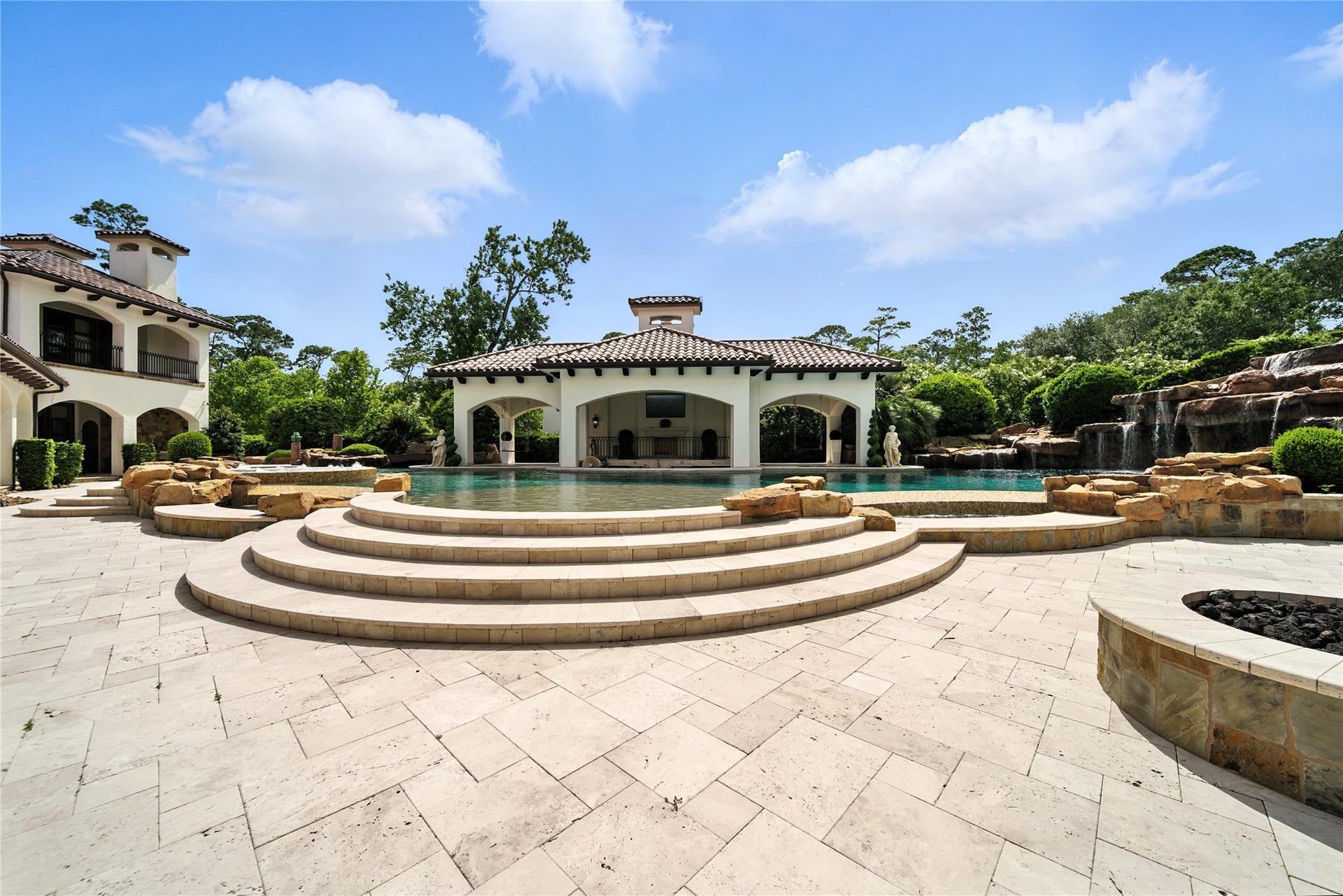 701 W Friar Tuck Lane, Houston, TX 77024 701 W Friar Tuck Lane, Houston, TX 77024