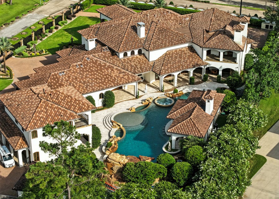 Property photo for 701 W Friar Tuck Lane, Houston, TX