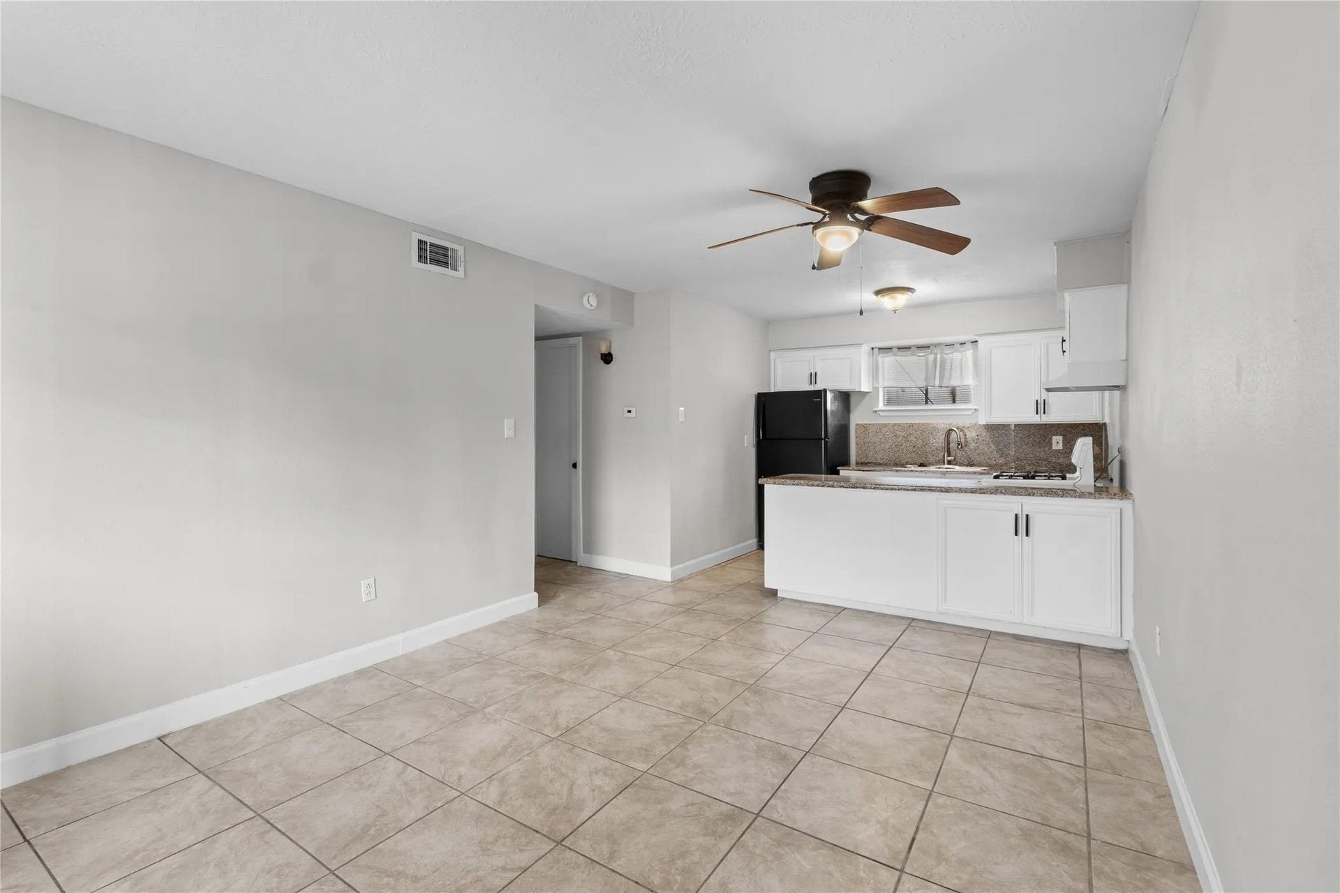 2819 Berry Street, #4, Houston, TX 77004 2819 Berry Street, #4, Houston, TX 77004