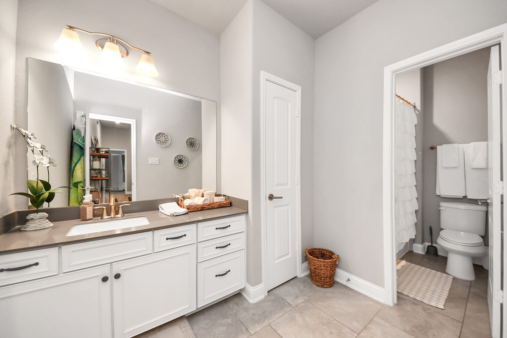 14926 Dogwood View Lane, Cypress, TX 77429 Secondary Bathroom