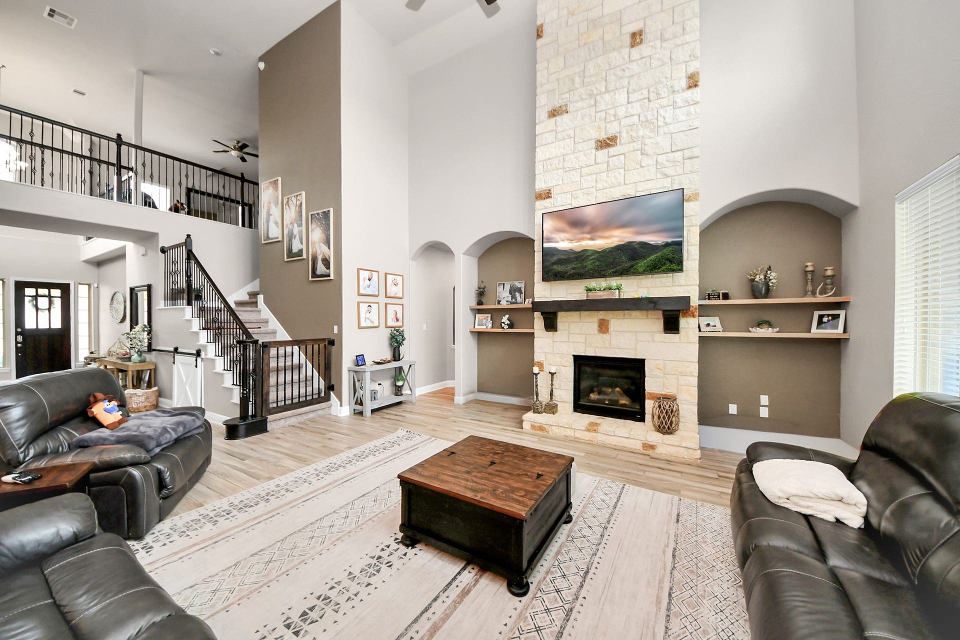 14926 Dogwood View Lane, Cypress, TX 77429 Family Room