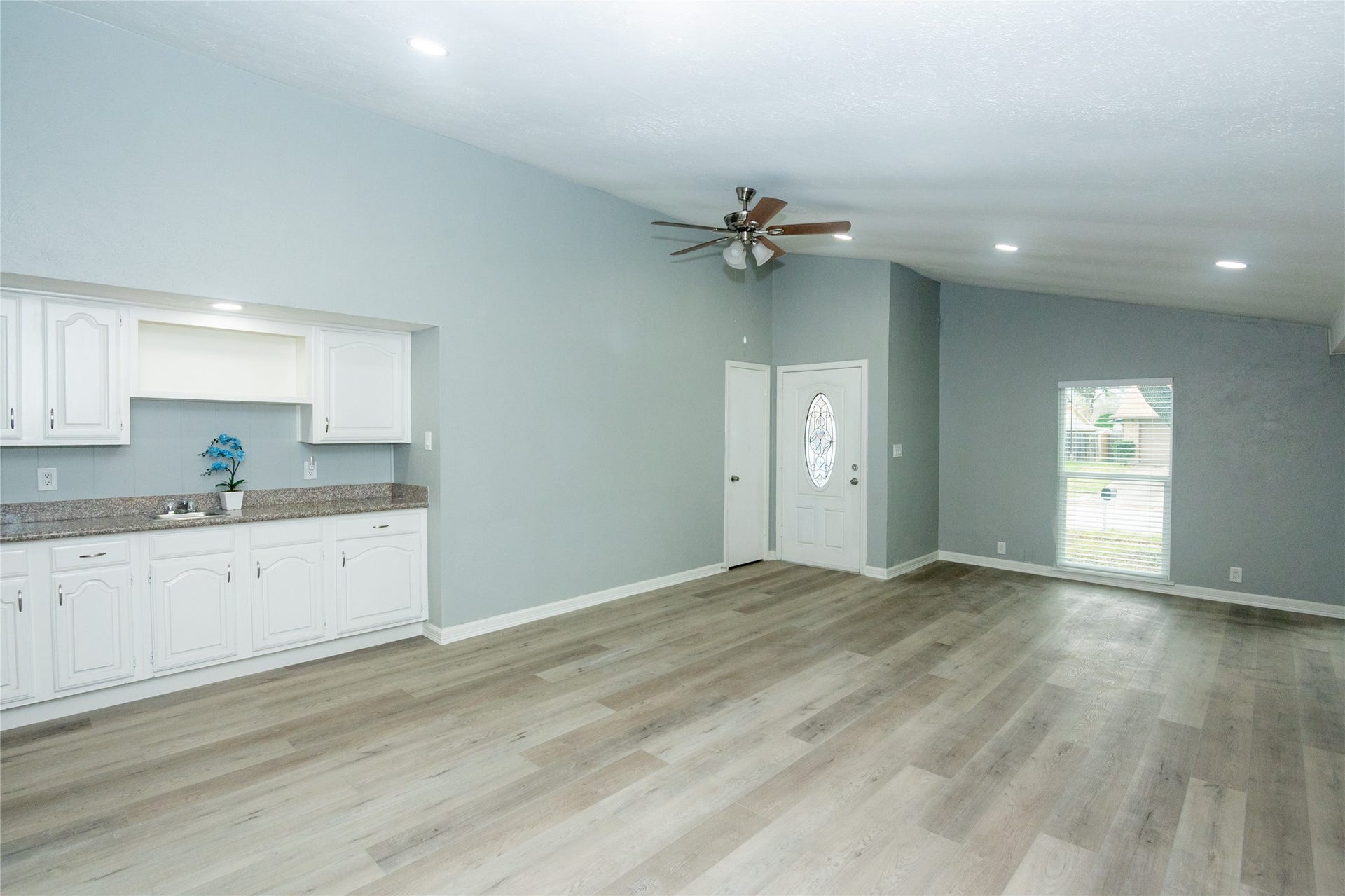 7206 La Granada Drive, Houston, TX 77083 7206 La Granada Drive, Houston, TX 77083