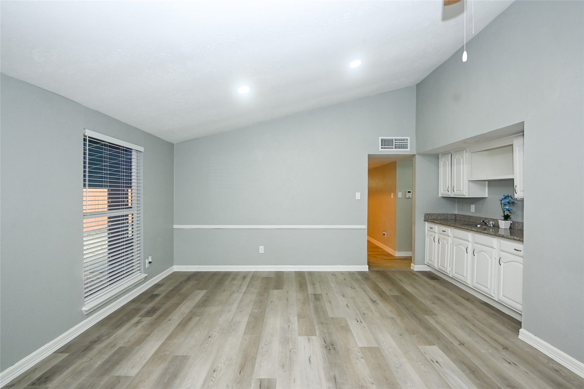 7206 La Granada Drive, Houston, TX 77083 7206 La Granada Drive, Houston, TX 77083