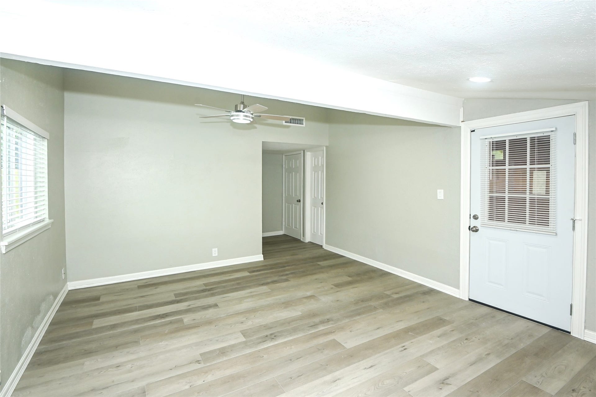 7206 La Granada Drive, Houston, TX 77083 7206 La Granada Drive, Houston, TX 77083