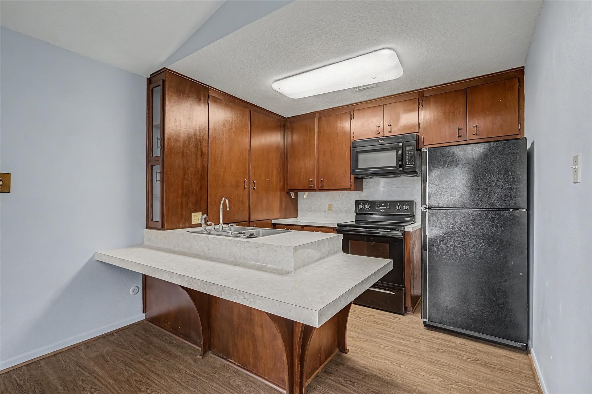 102 Oyster Bend Lane, Lake Jackson, TX 77566