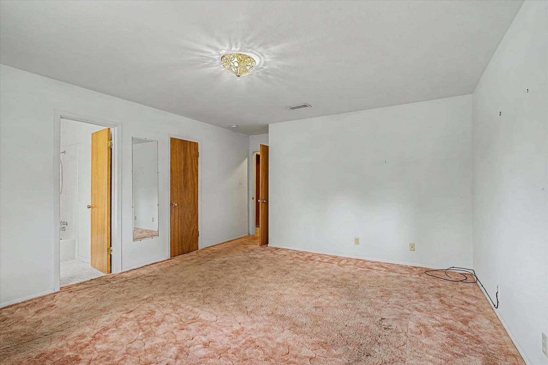 102 Oyster Bend Lane, Lake Jackson, TX 77566