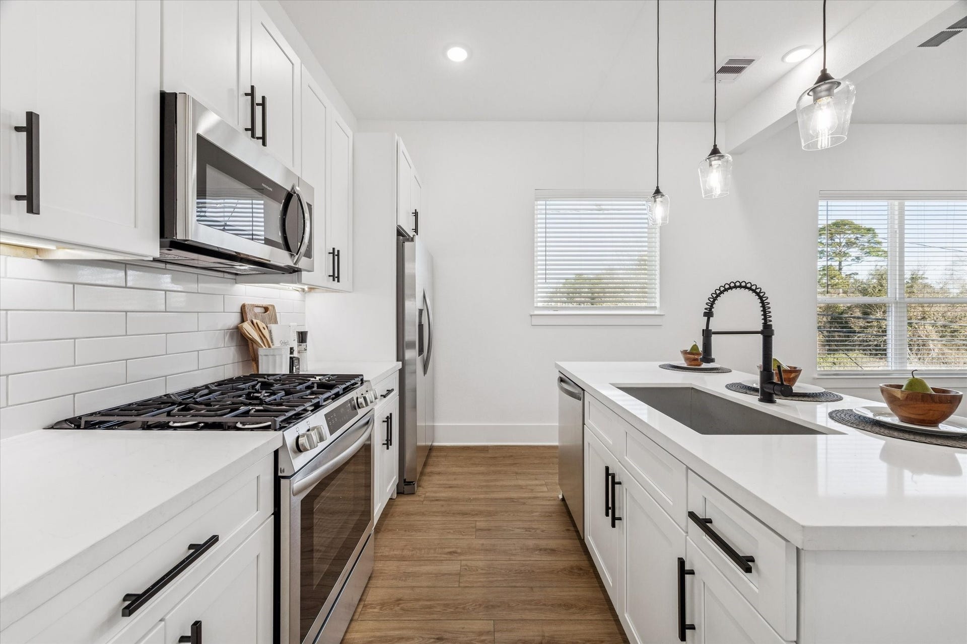 5627 Azores, Houston, TX 77091 5627 Azores, Houston, TX 77091