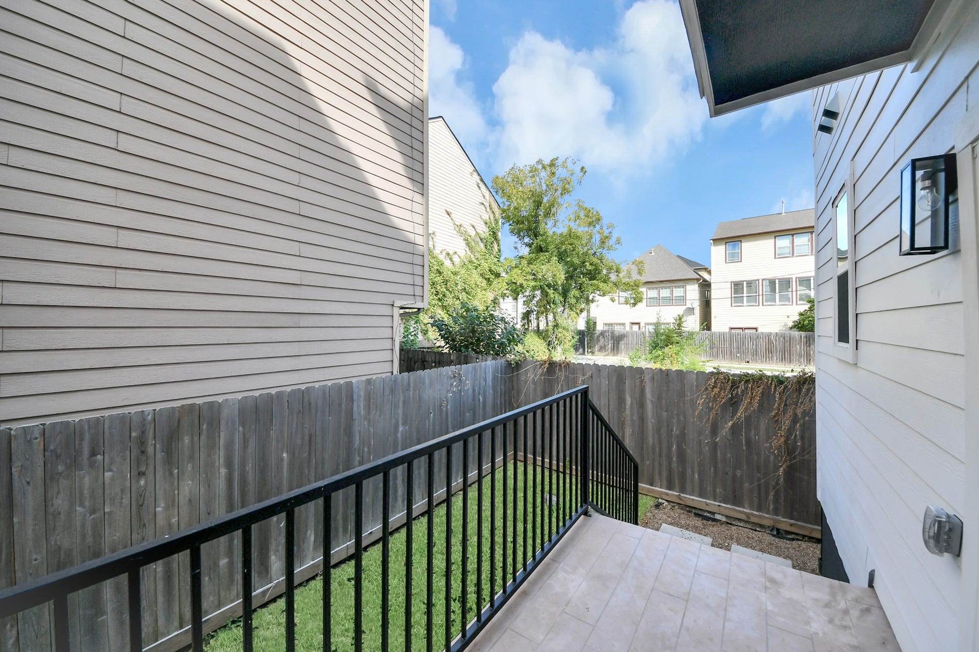 2611 Sherwin Street, Houston, TX 77007 2611 Sherwin Street, Houston, TX 77007