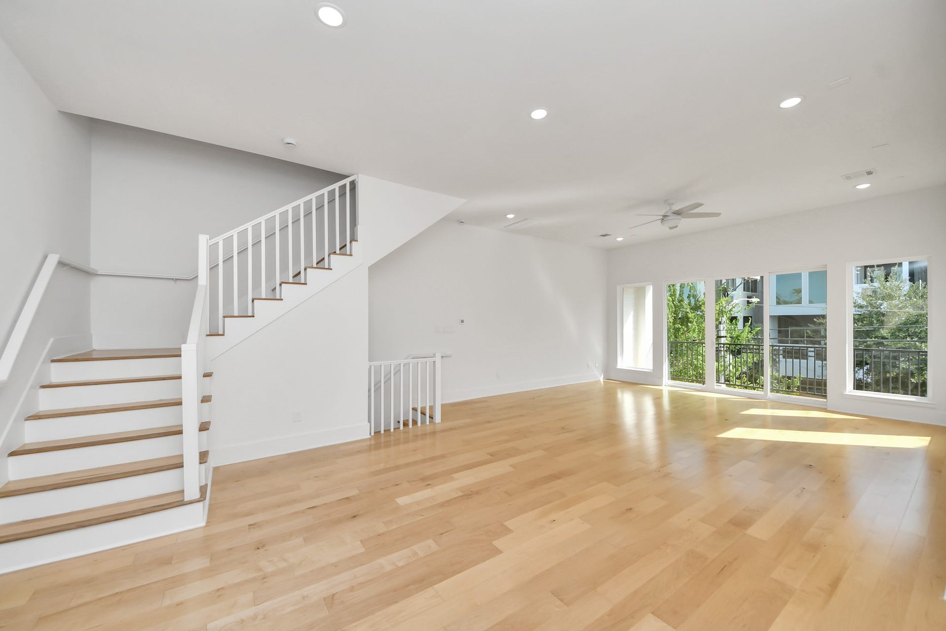2611 Sherwin Street, Houston, TX 77007 2611 Sherwin Street, Houston, TX 77007