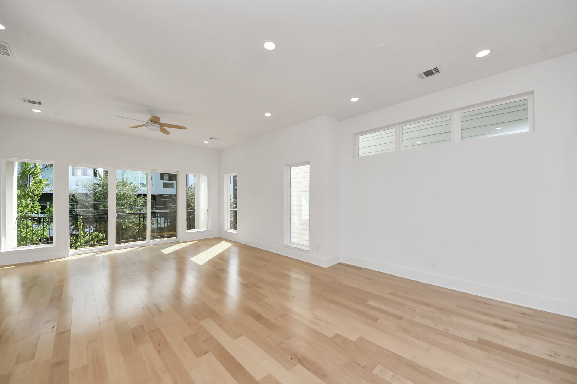 2611 Sherwin Street, Houston, TX 77007 2611 Sherwin Street, Houston, TX 77007